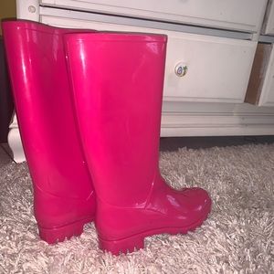 Pink rainboots